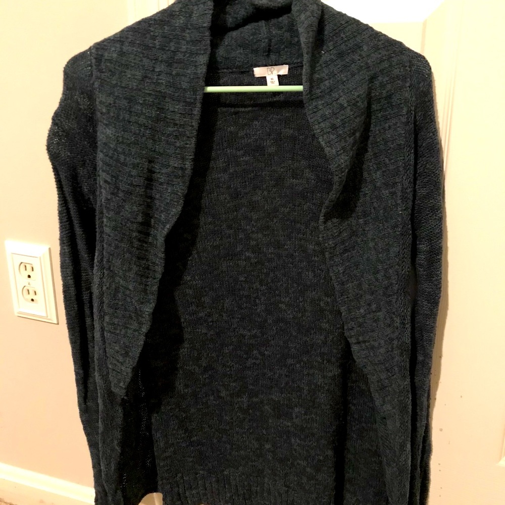 BP navy and green sweater 💙💚